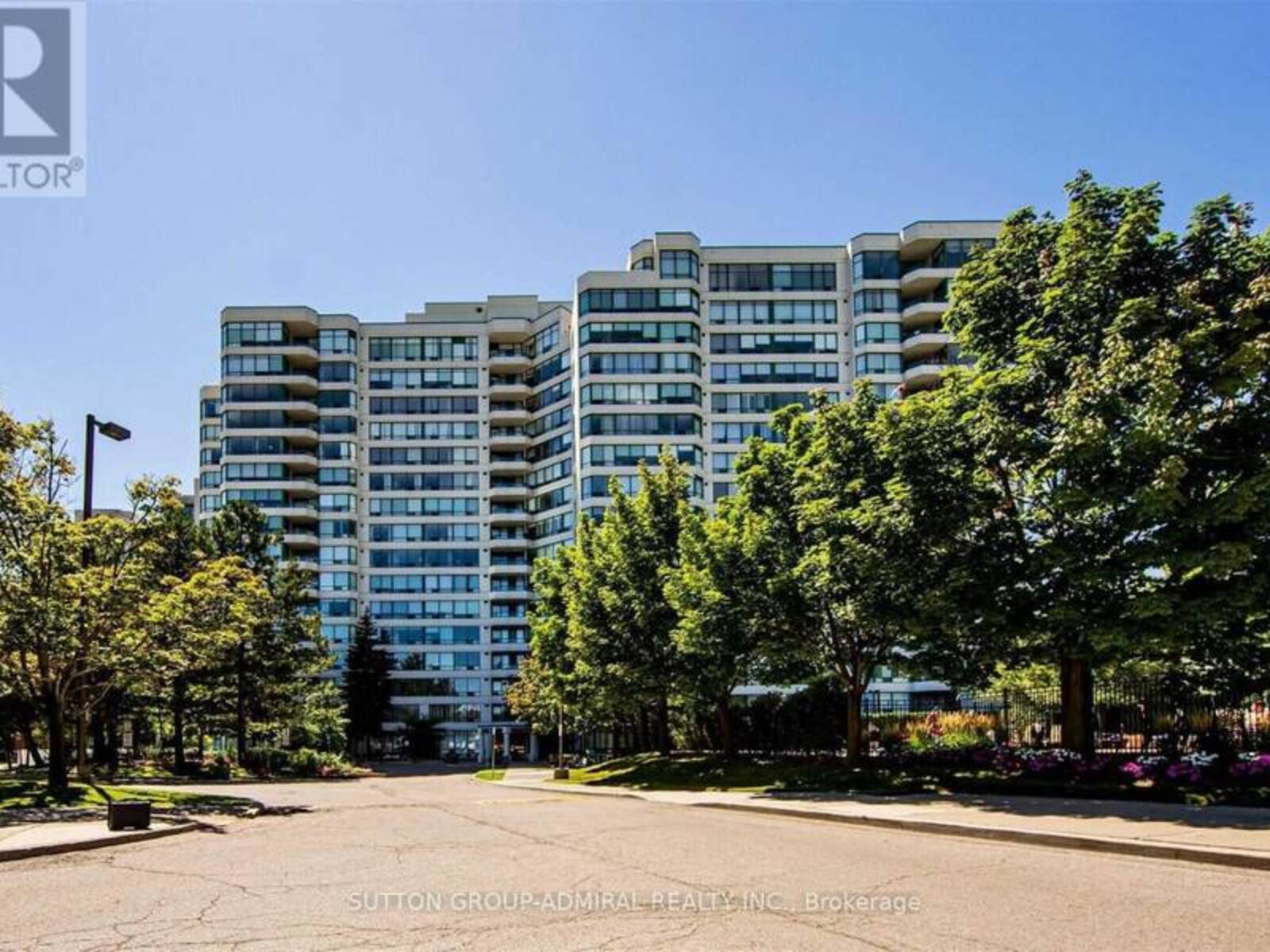 301 - 110 PROMENADE CIRCLE, Vaughan, Ontario L4J 7W8