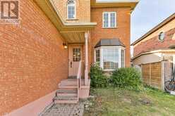 6 GADWALL AVENUE | Barrie Ontario | Slide Image Three