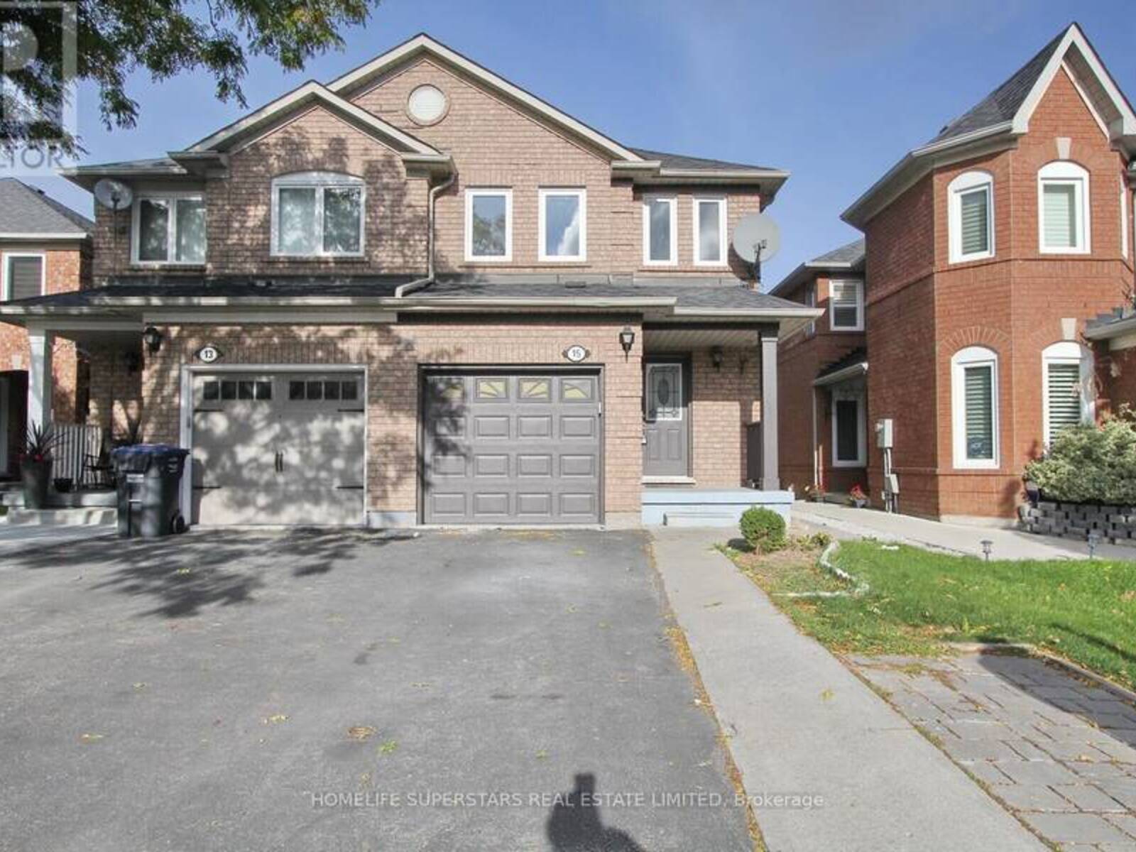 15 MOUNT RANIER CRESCENT, Brampton, Ontario L6R 2K8