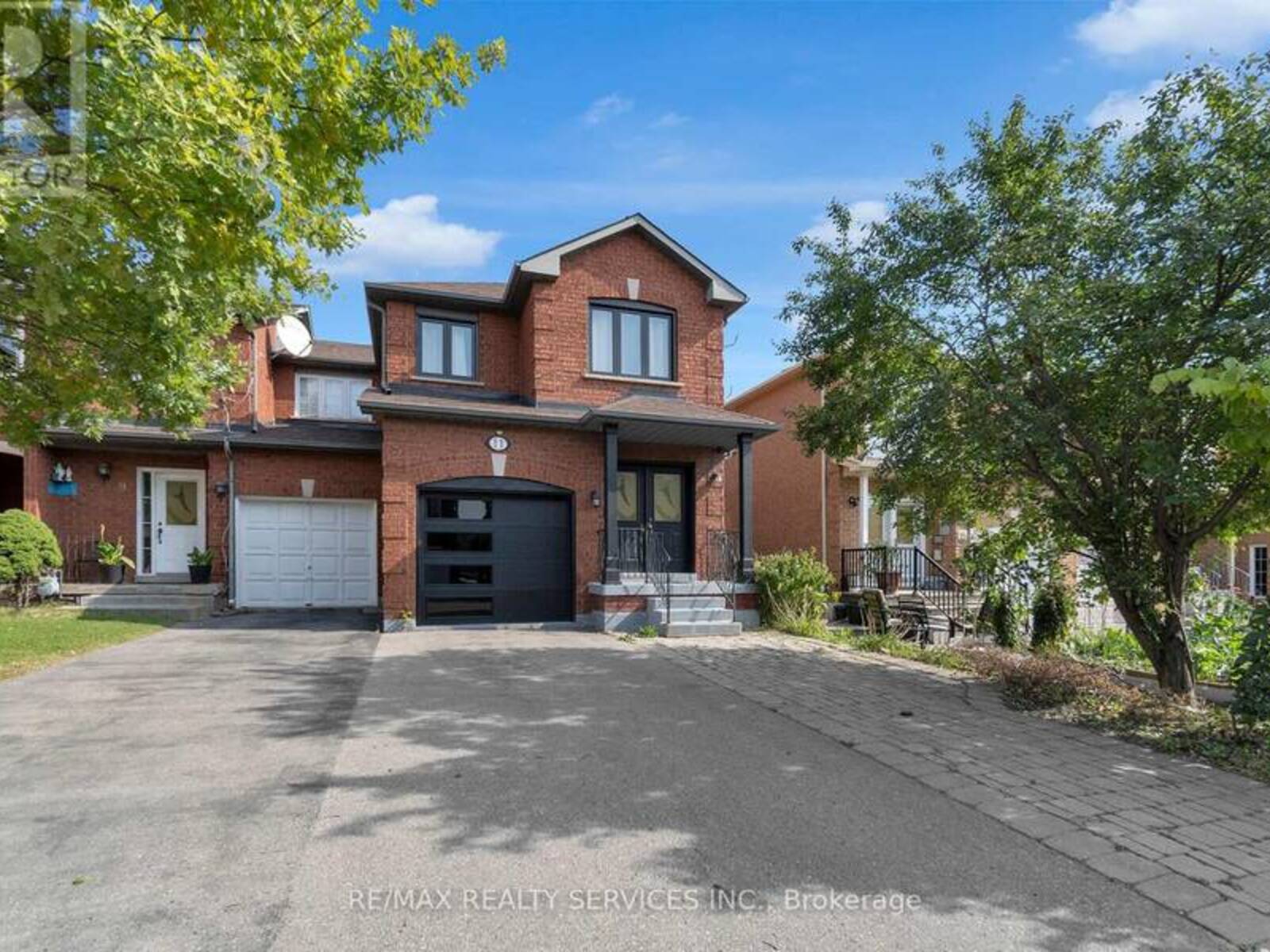 11 WEDGEWOOD PLACE, Vaughan, Ontario L4K 4X7