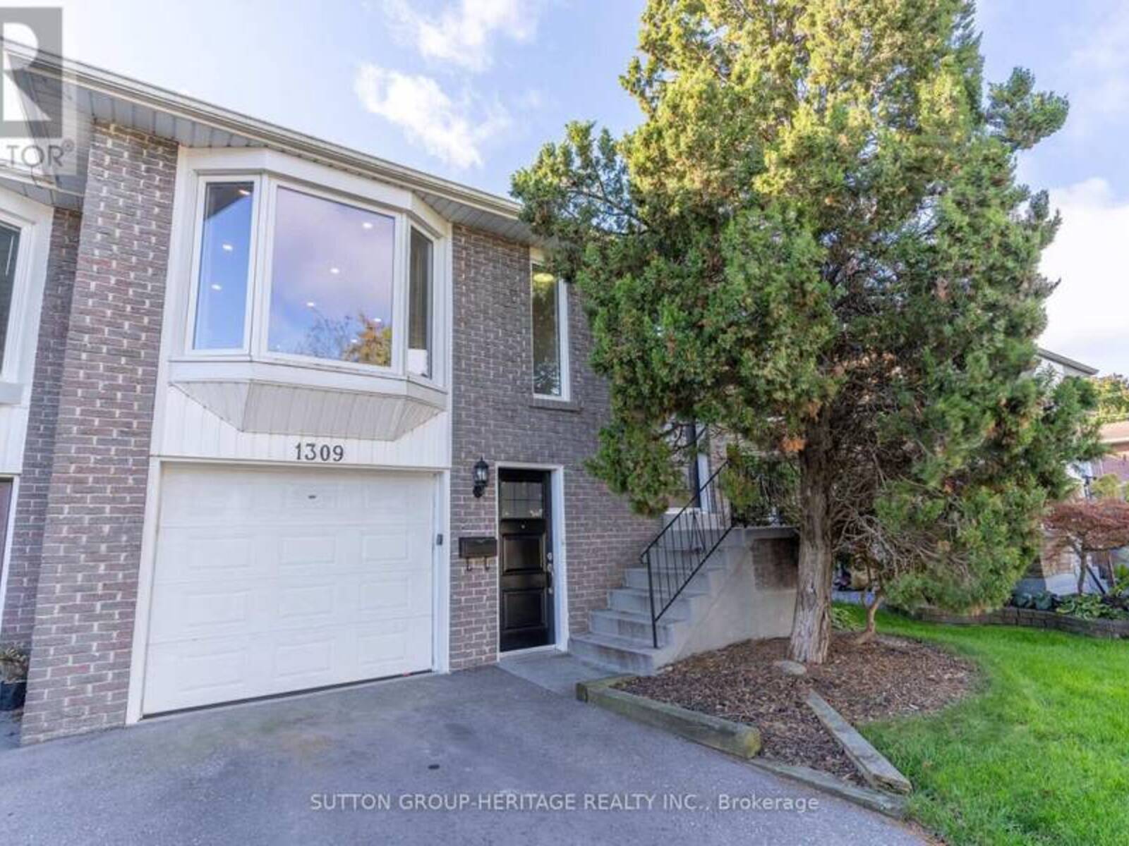 1309 LUNA COURT, Pickering, Ontario L1W 3C3