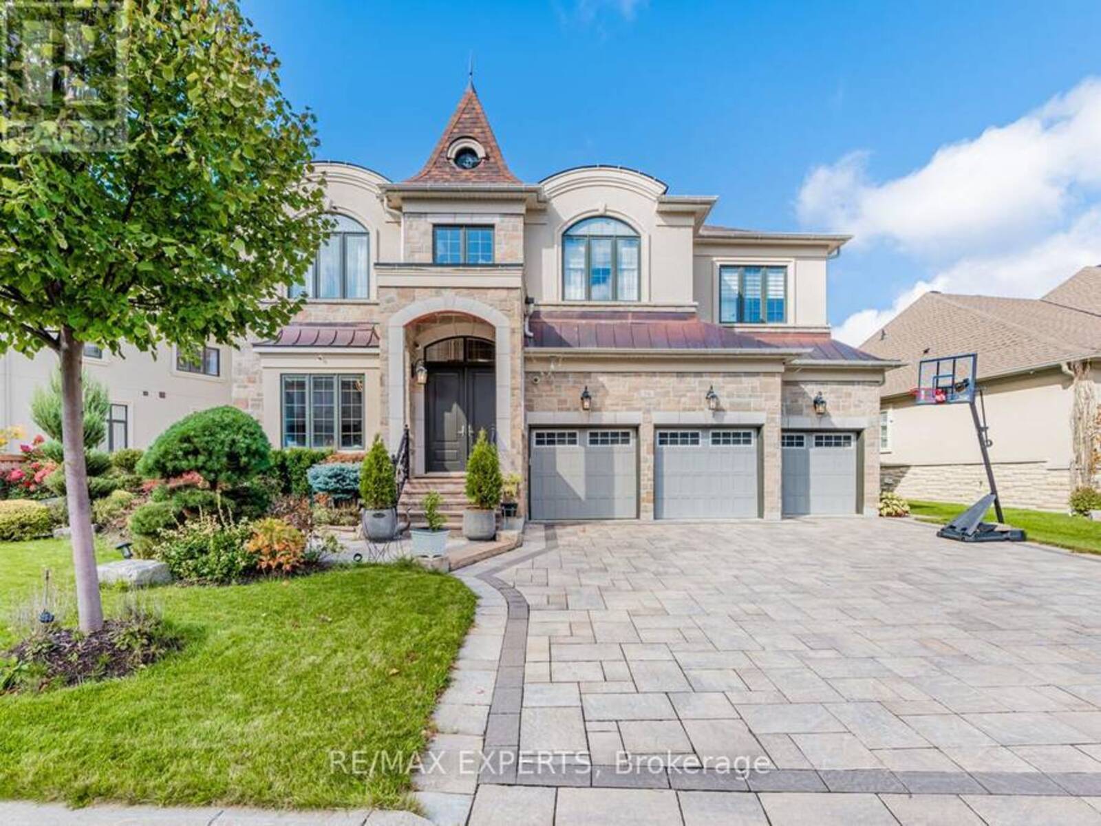 16 SOFIA OLIVIA CRESCENT, Vaughan, Ontario L6A 4T2