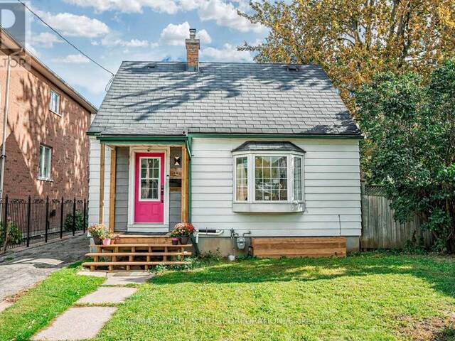 15 CHISWICK AVENUE Toronto Ontario, M6M 4T7