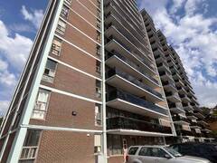 1706 - 235 GRANDRAVINE DRIVE Toronto Ontario, M3N 1J2