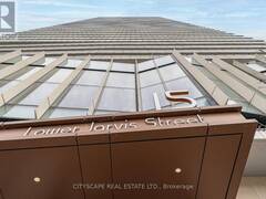 1603 - 15 LOWER JARVIS STREET Toronto Ontario, M5E 1R7