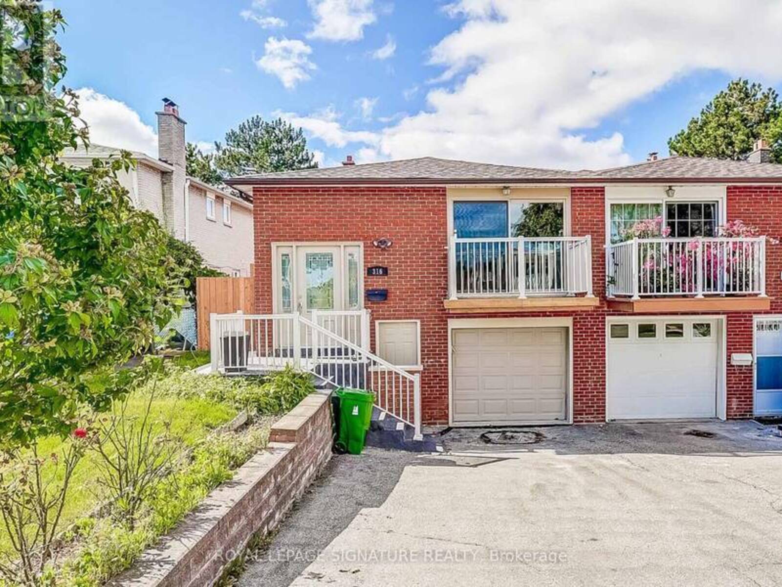 316 CHEROKEE BOULEVARD, Toronto, Ontario M2H 2W7