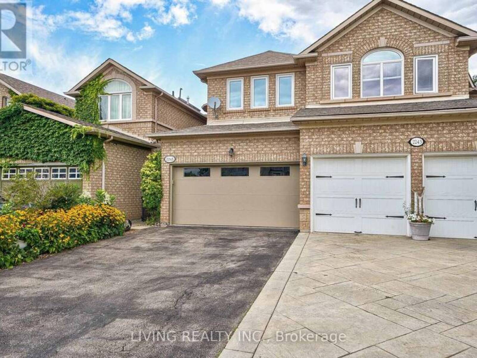 2245 ROCKINGHAM DRIVE, Oakville, Ontario L6H 6E7