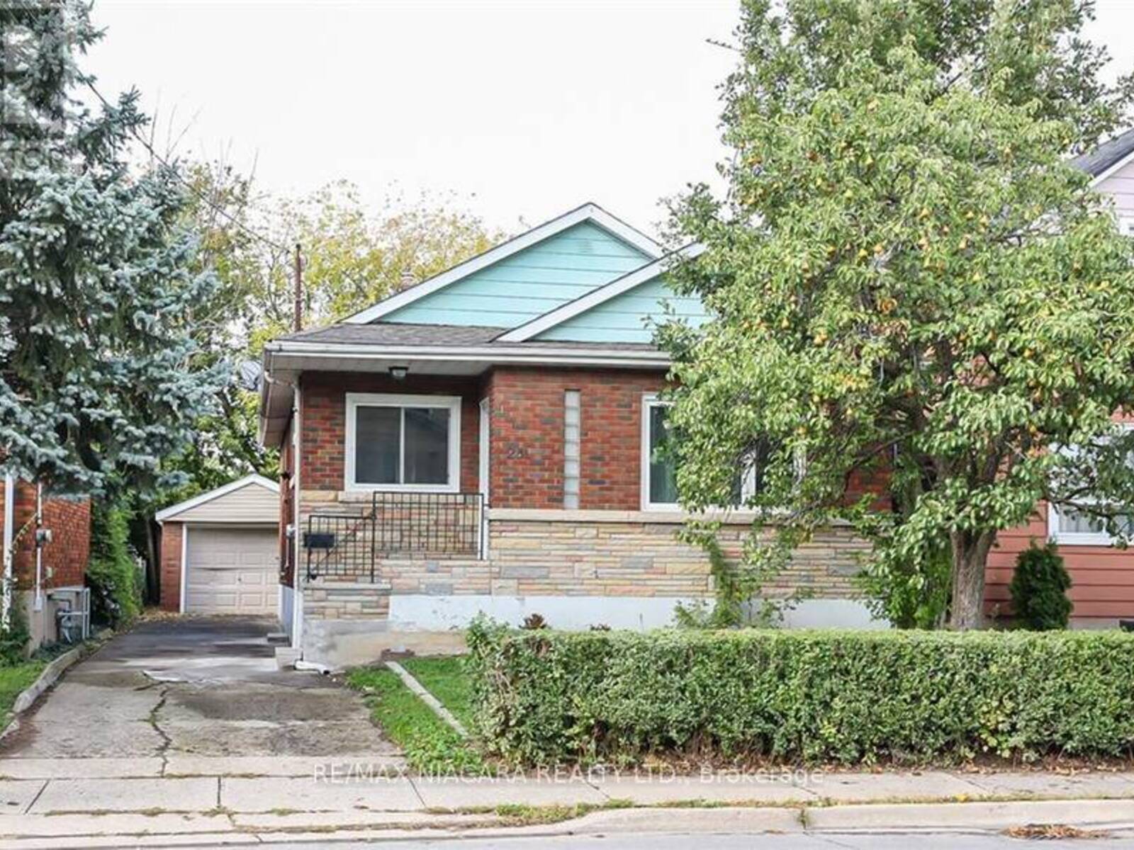 261 VINE STREET, St. Catharines, Ontario L2M 4T2