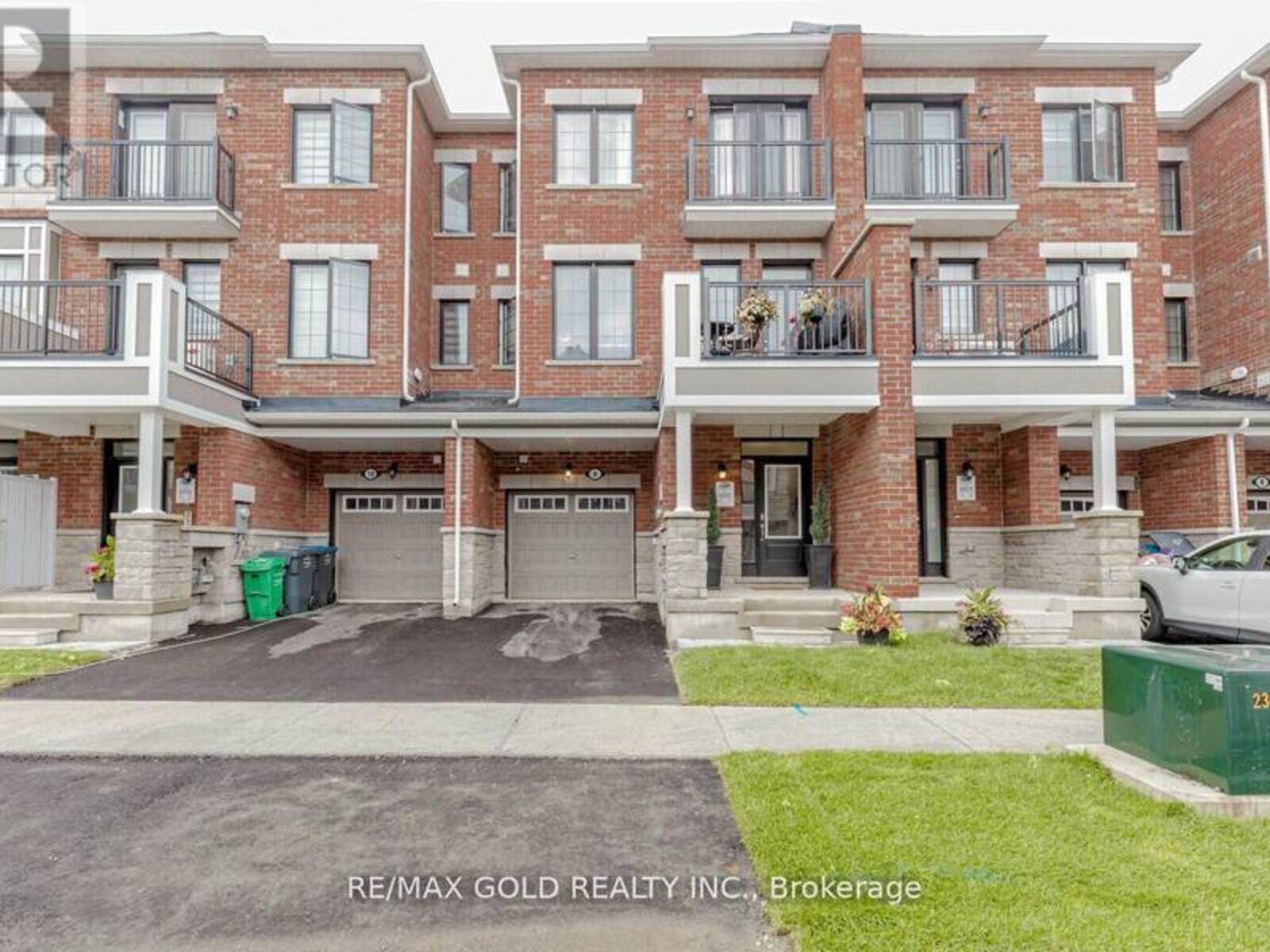 8 MELMAR STREET, Brampton, Ontario L7A 5K4