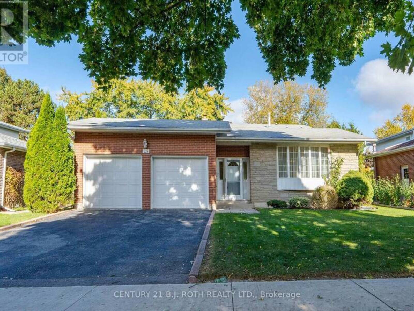 26 STUBBSWOOD SQUARE, Toronto, Ontario M1S 2K6