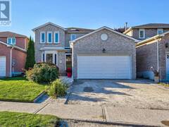 16 DAKIN DRIVE Ajax Ontario, L1T 2R7