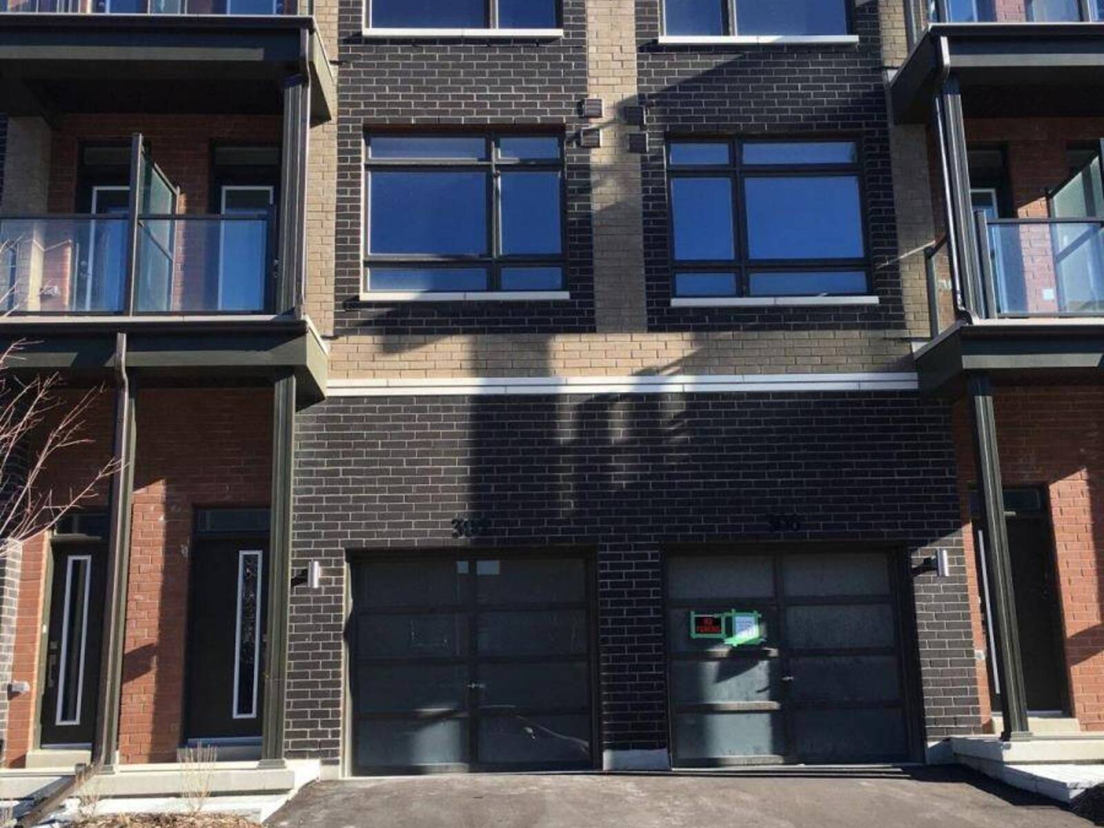 302 DALHOUSIE STREET W, Vaughan, Ontario L4L 0M2