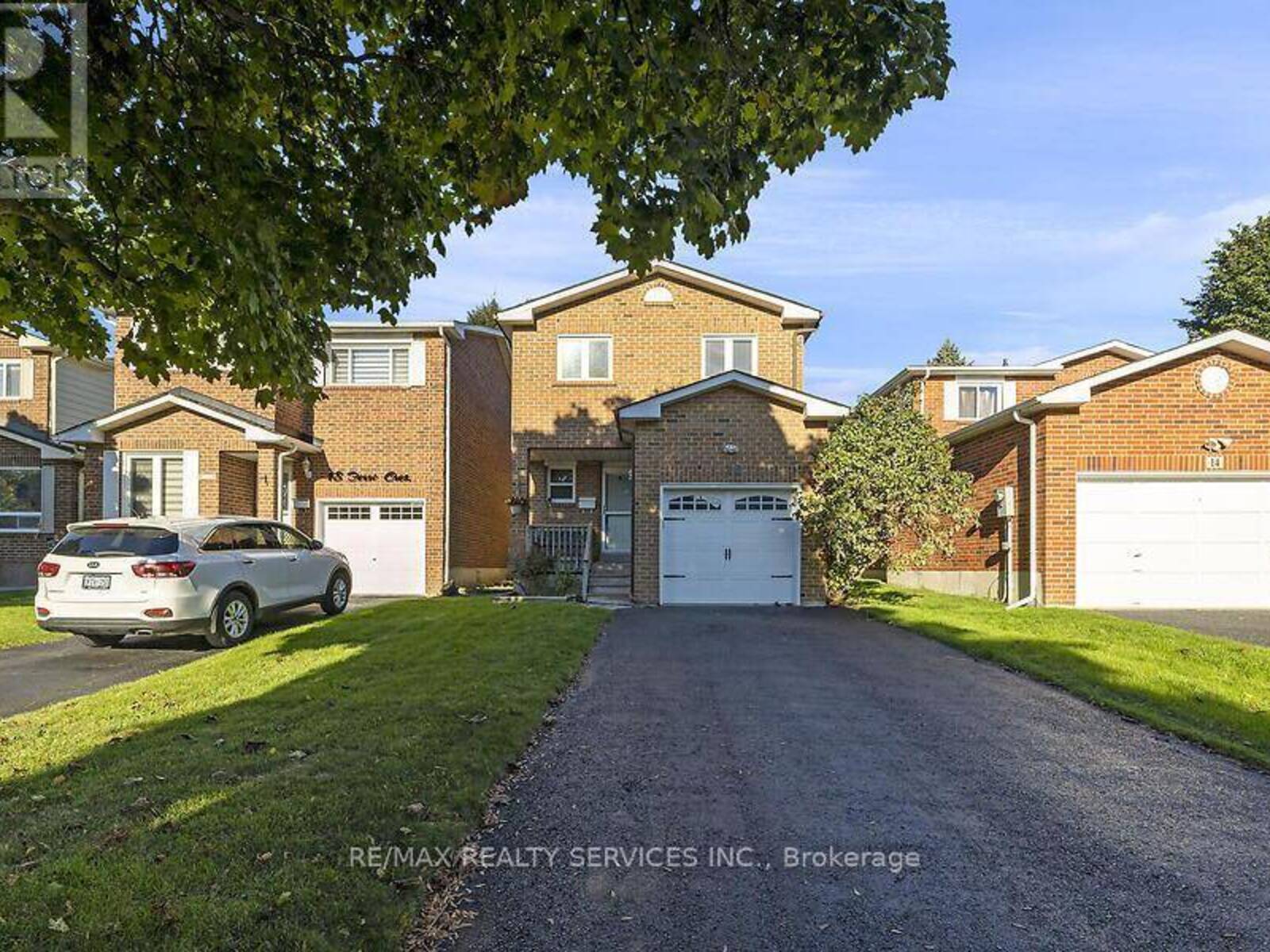 16 FERRI CRESCENT, Brampton, Ontario L6Z 1R9