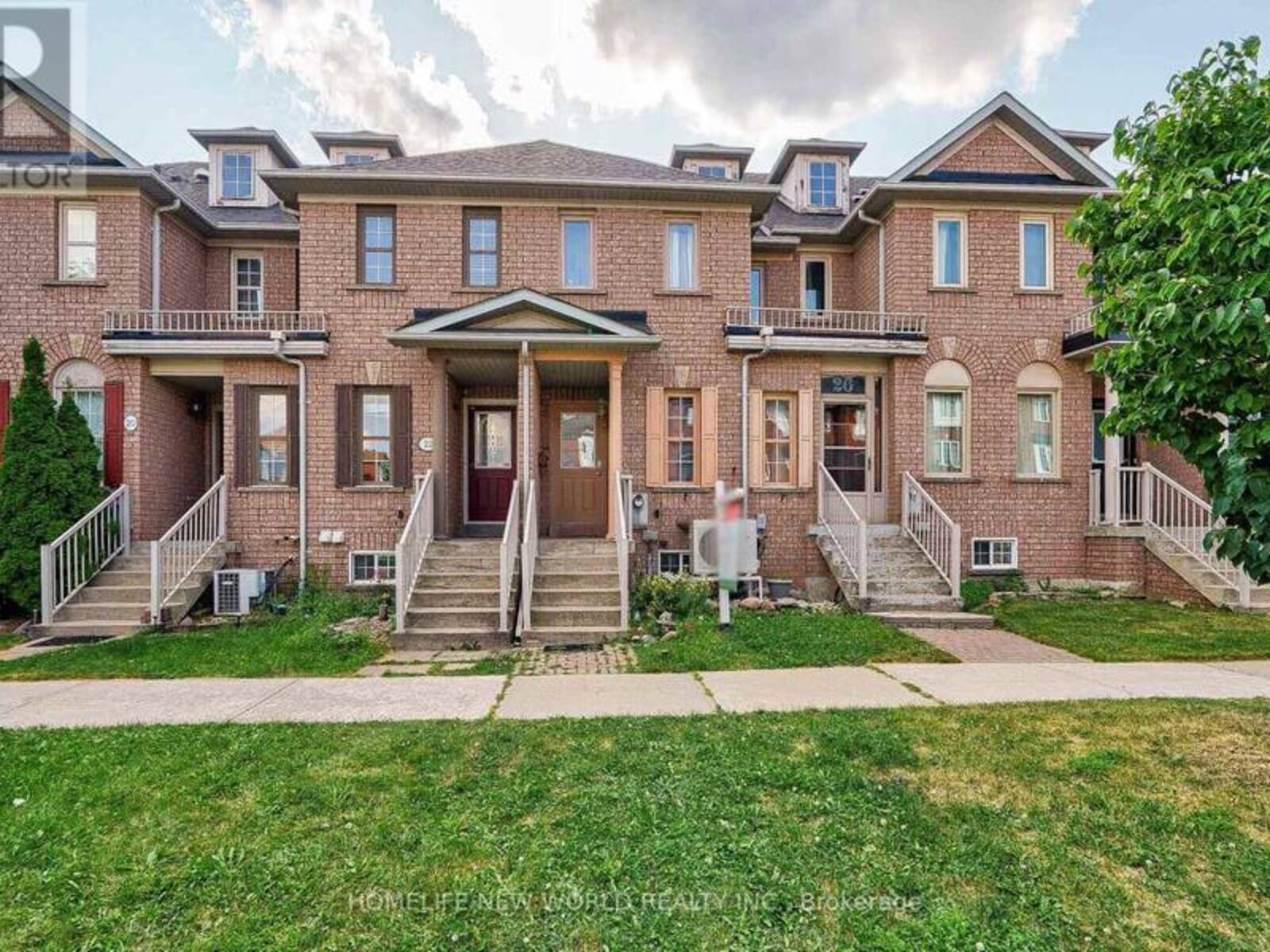 24 ELLESMERE STREET, Richmond Hill, Ontario L4B 4E1