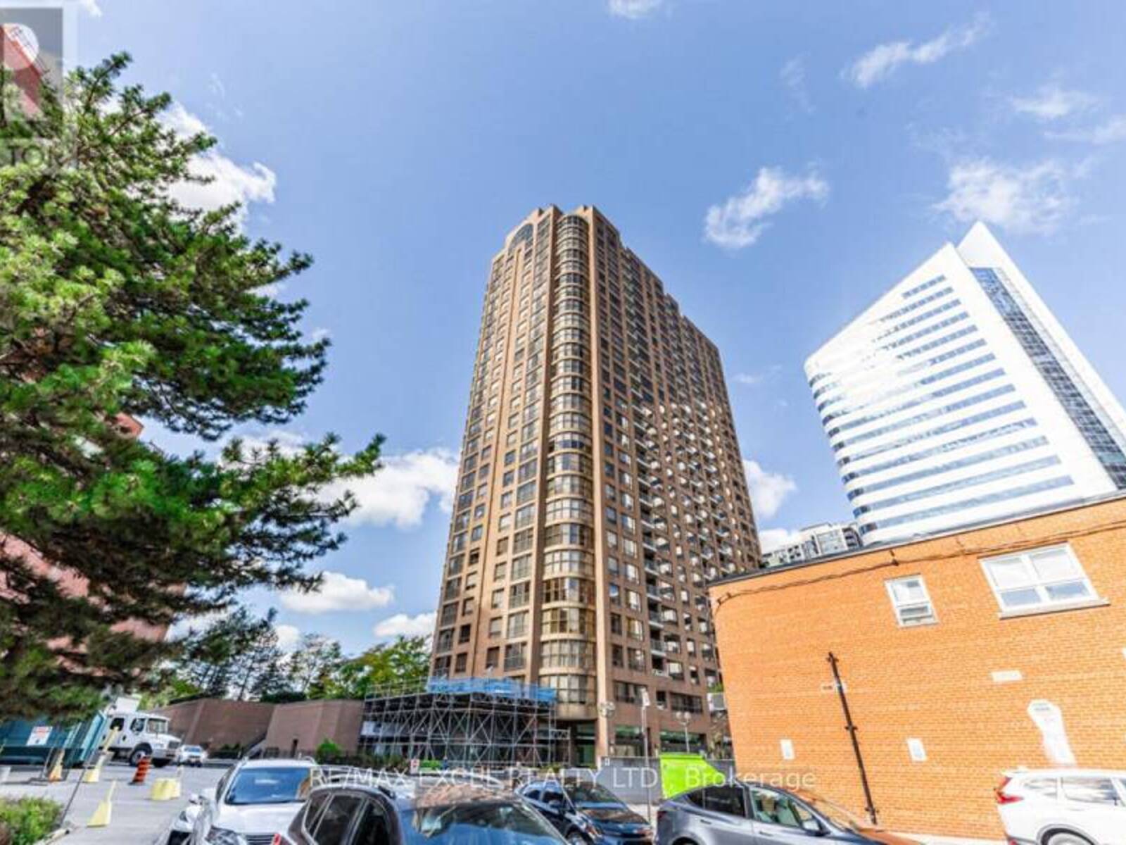 1402 - 100 UPPER MADISON AVENUE, Toronto, Ontario M2N 6M4