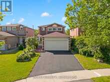 15 SQUIRE DRIVE | Richmond Hill Ontario | Slide Image Two