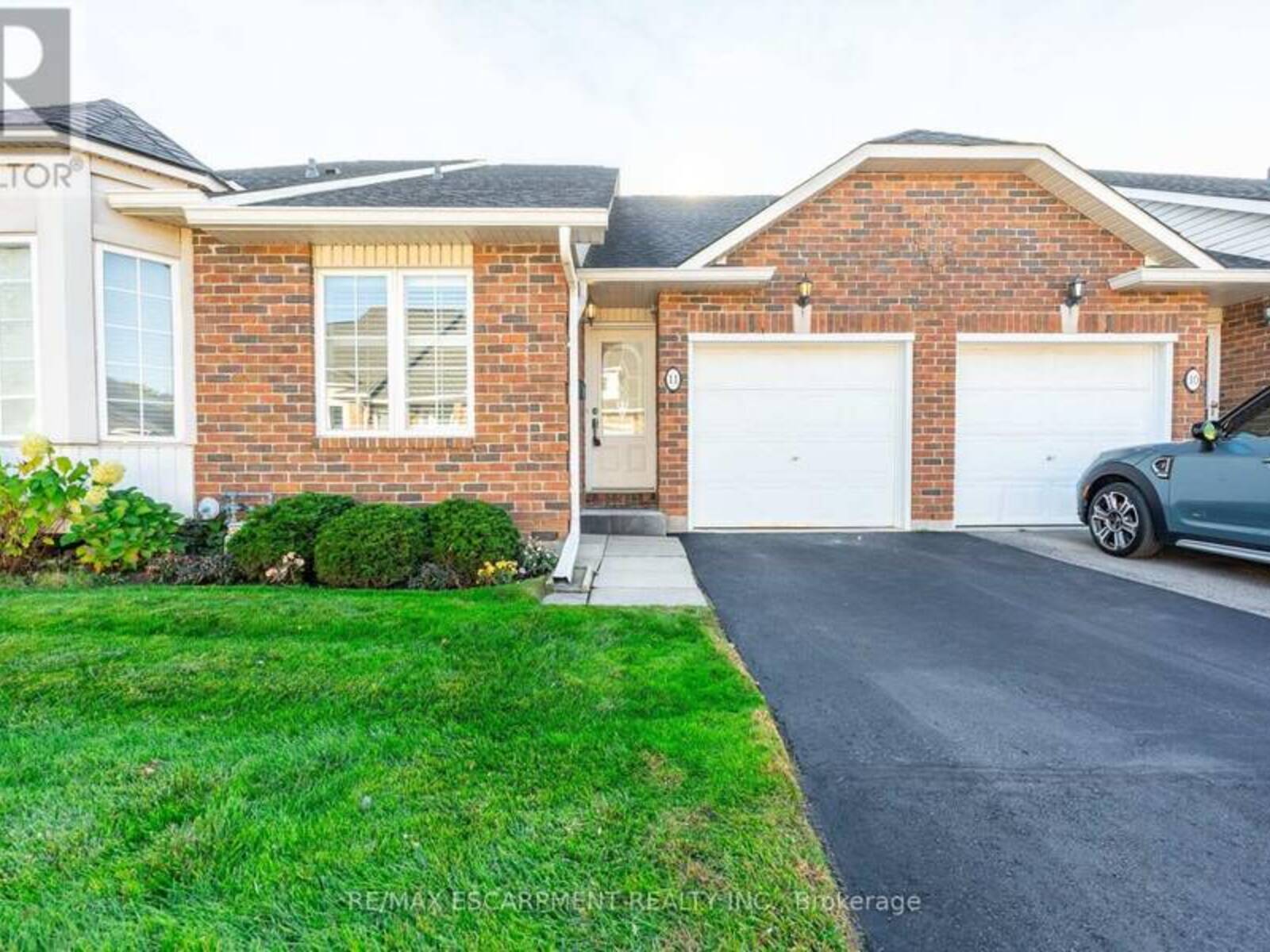 11 - 222 FELLOWES CRESCENT, Hamilton, Ontario L8B 0R1