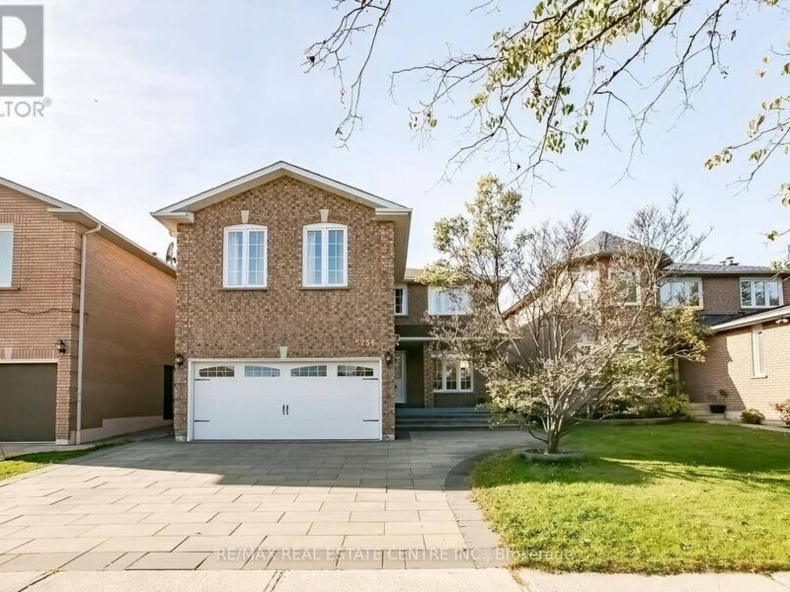 5256 CASTLEFIELD DRIVE, Mississauga, Ontario L5V 1T4