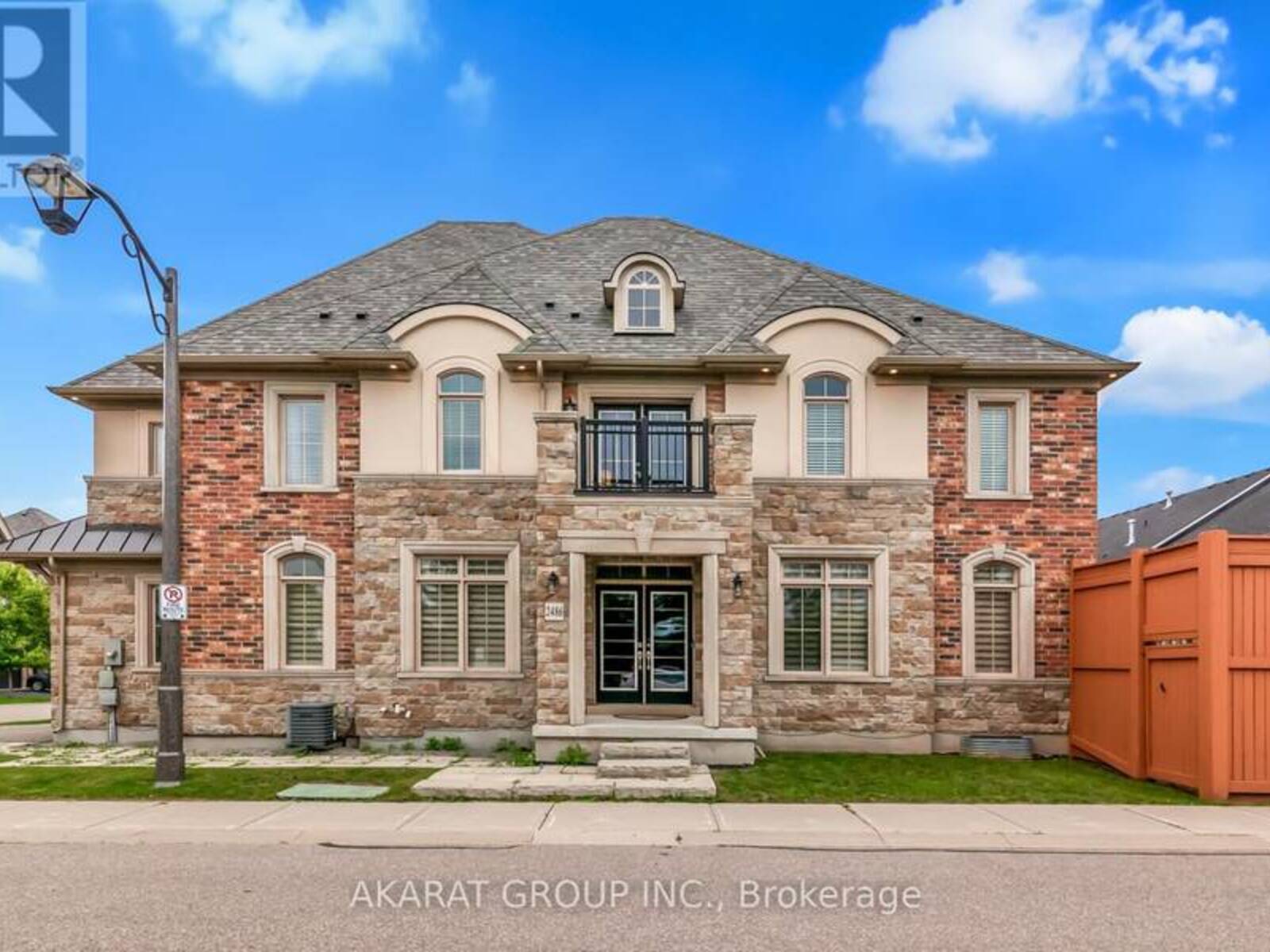 2486 VILLAGE COMMON DRIVE, Oakville, Ontario L6M 0S2