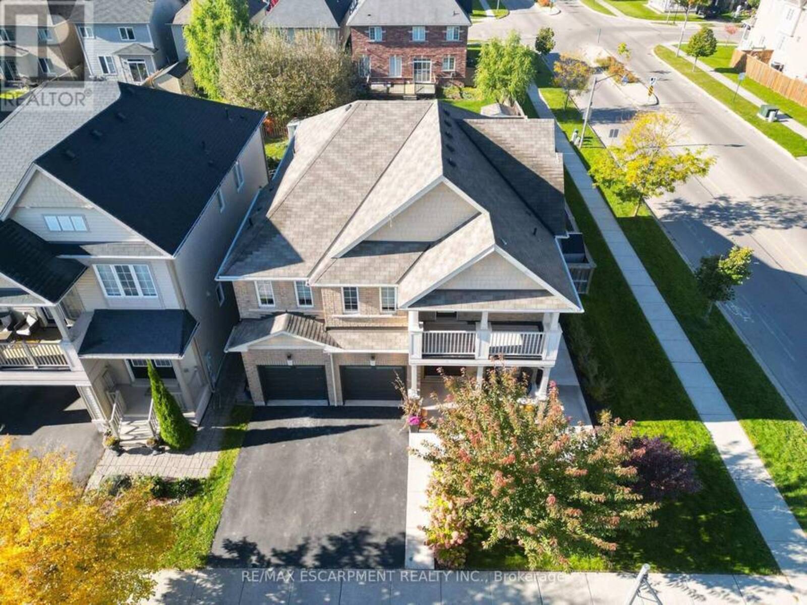 2 CARROLL LANE, Brantford, Ontario N3T 0G1