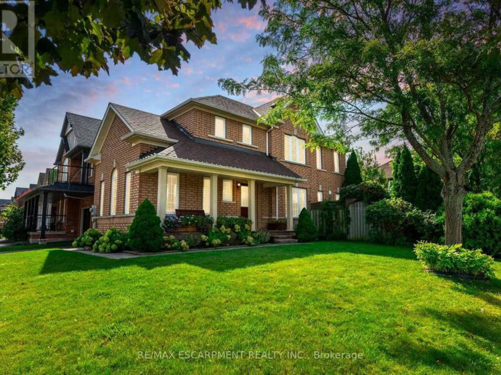 2352 FALLING GREEN DRIVE, Oakville, Ontario L6M 5A7