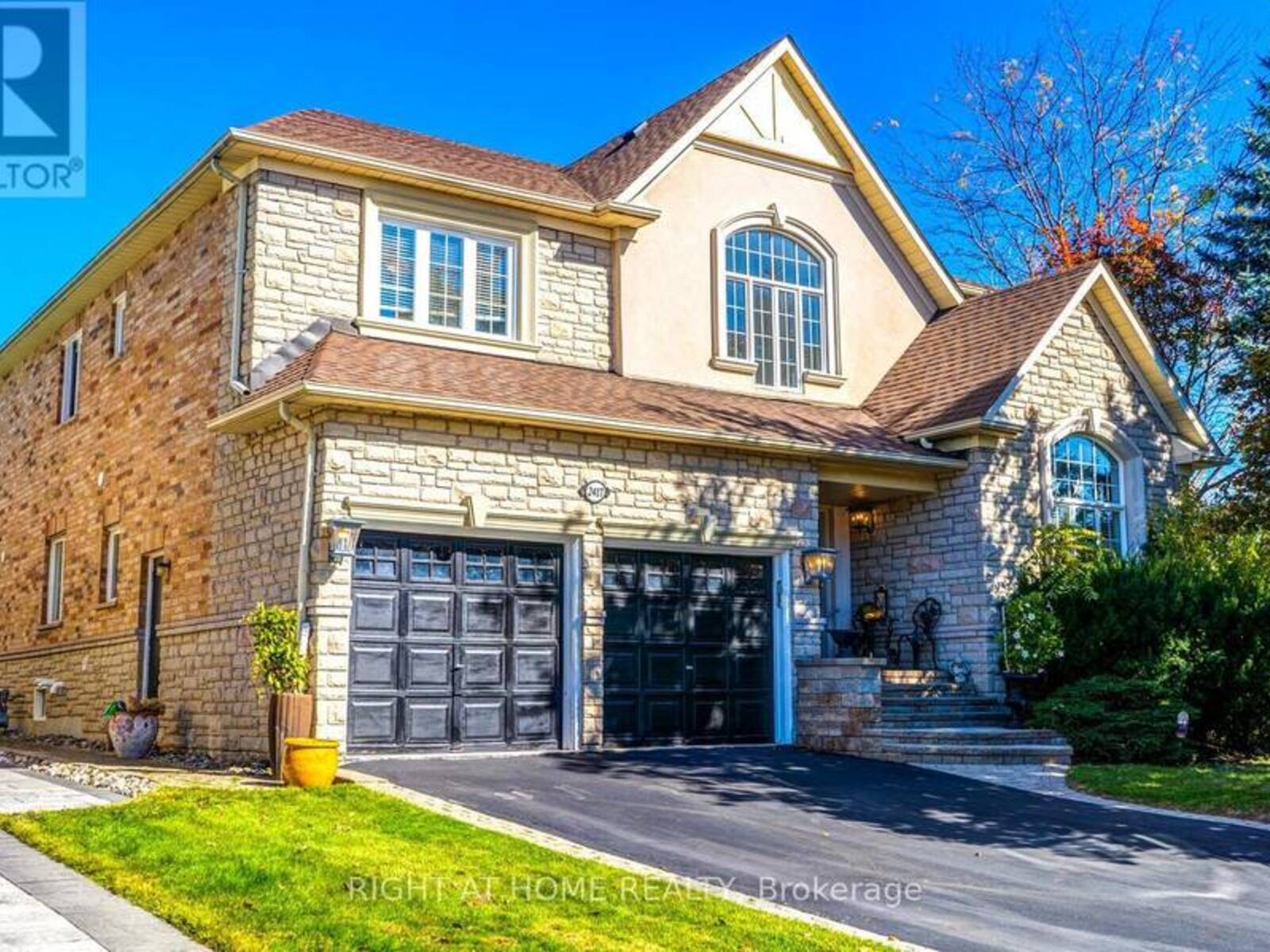 2417 VALLEY FOREST WAY, Oakville, Ontario L6H 6W8