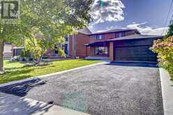 179 OXFORD STREET | Richmond Hill Ontario | Slide Image Four