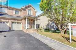 16 CANOE GLIDE LANE | Brampton Ontario | Slide Image Two