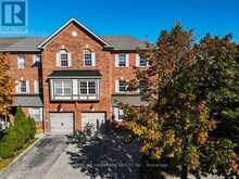 7 HAWTIN LANE | Aurora Ontario | Slide Image Two