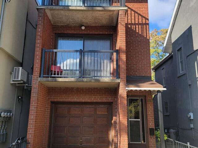 54 WRIGHT AVENUE Toronto Ontario, M6R 1K8