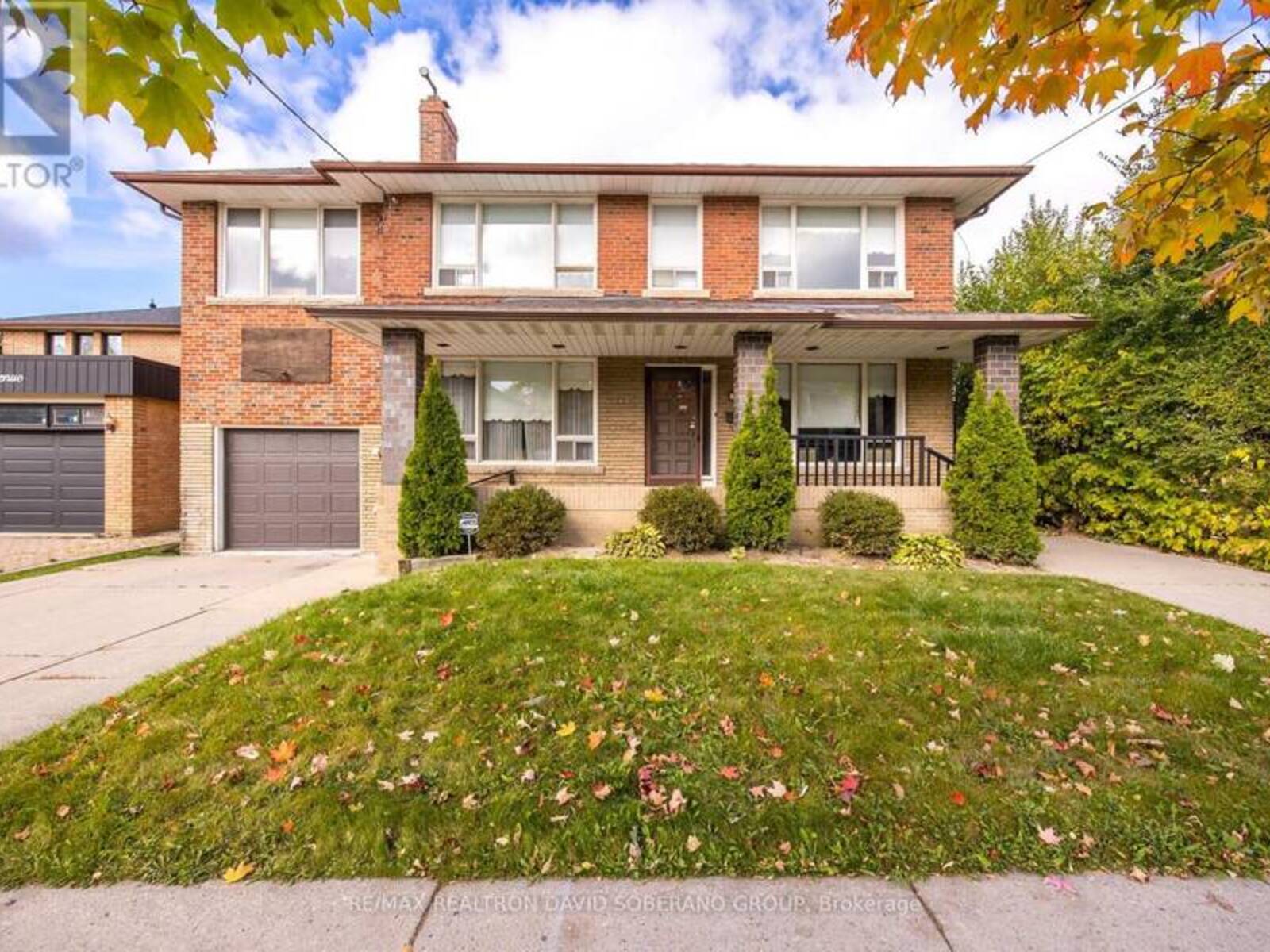 34 SULTANA AVENUE, Toronto, Ontario M6A 1T1