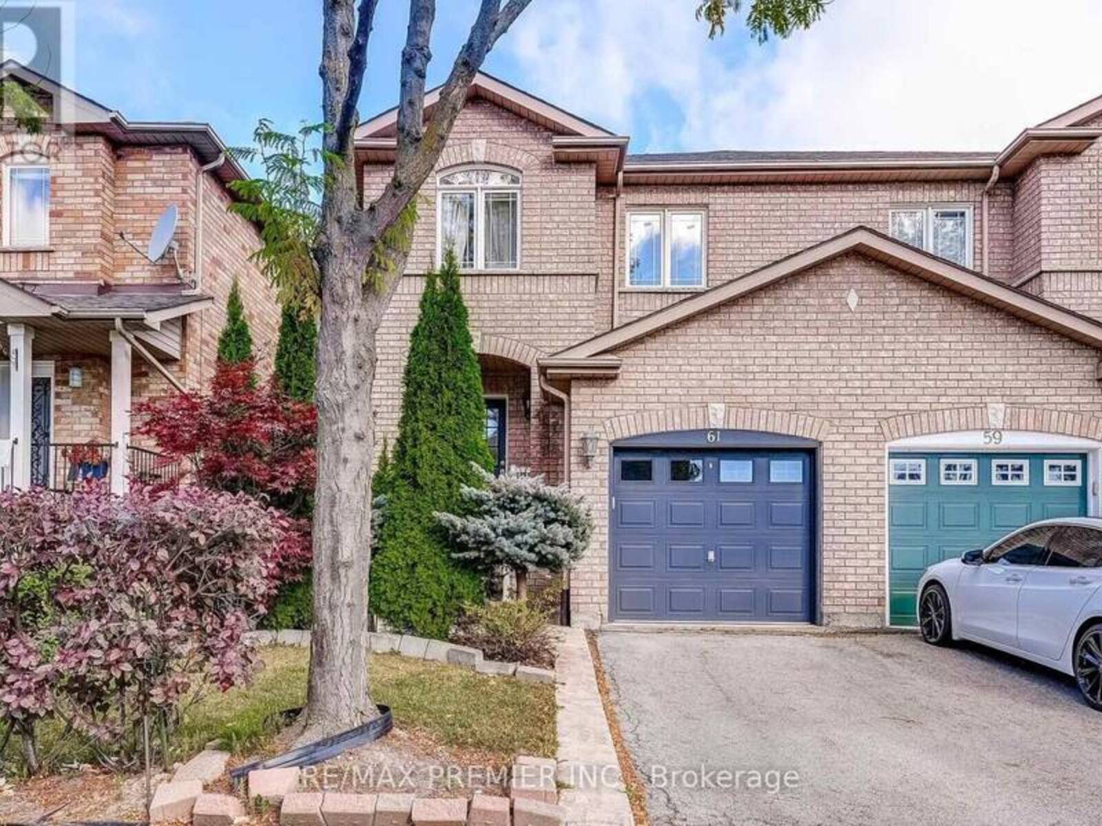 61 BLACKTHORN DRIVE, Vaughan, Ontario L6A 3N5