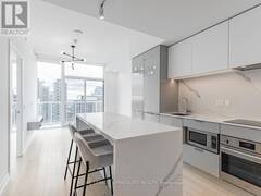 2605 - 33 HELENDALE AVENUE Toronto Ontario, M4R 0A4