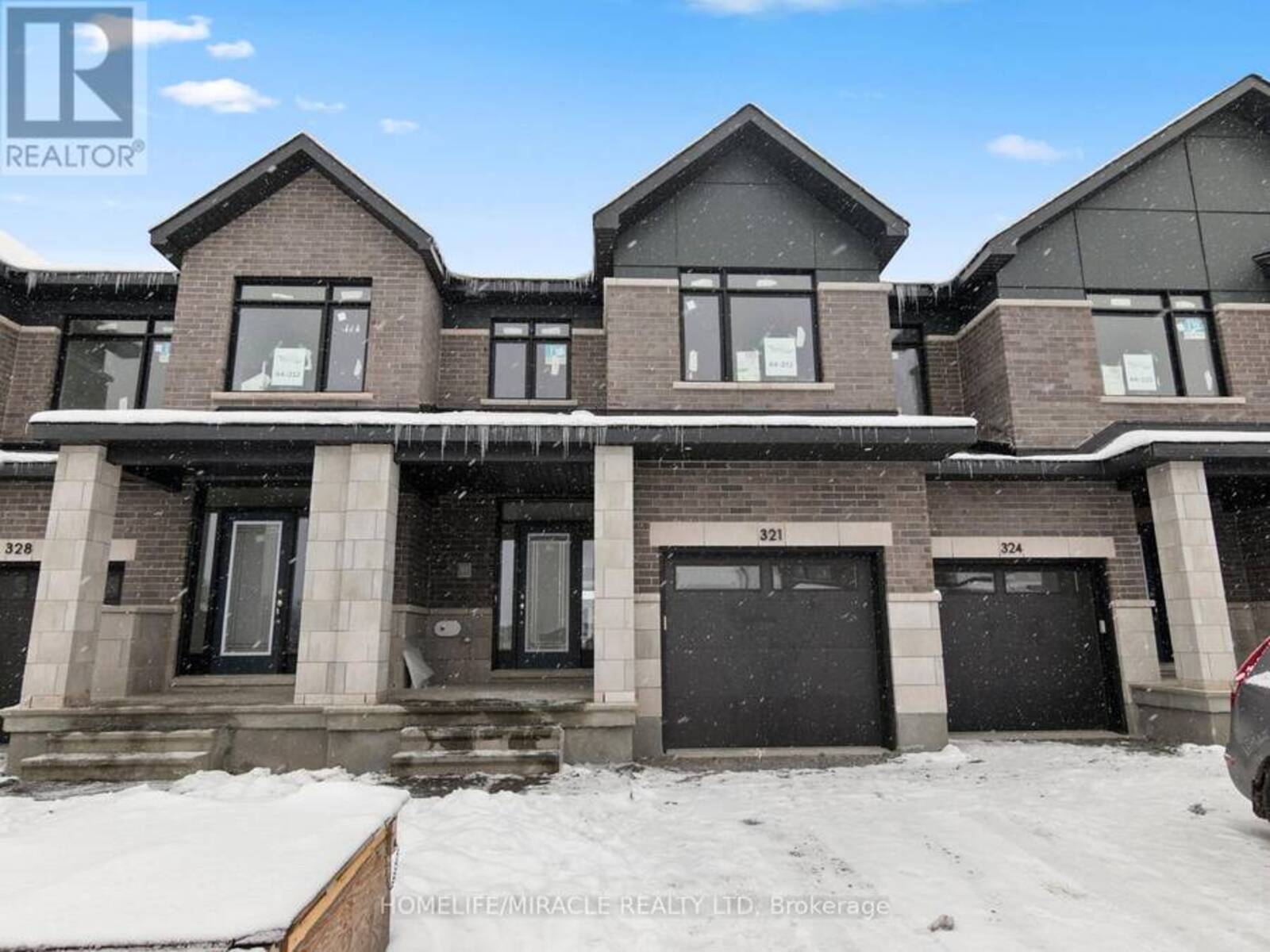 321 MAKOBE LANE E, Ottawa, Ontario K4M 0M1