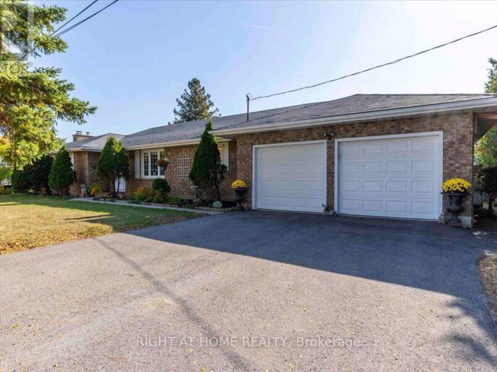 569 MAPLEVIEW DRIVE E, Barrie, Ontario L9J 0C3