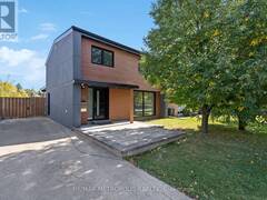 79 RANGOON ROAD Toronto Ontario, M9C 4N8