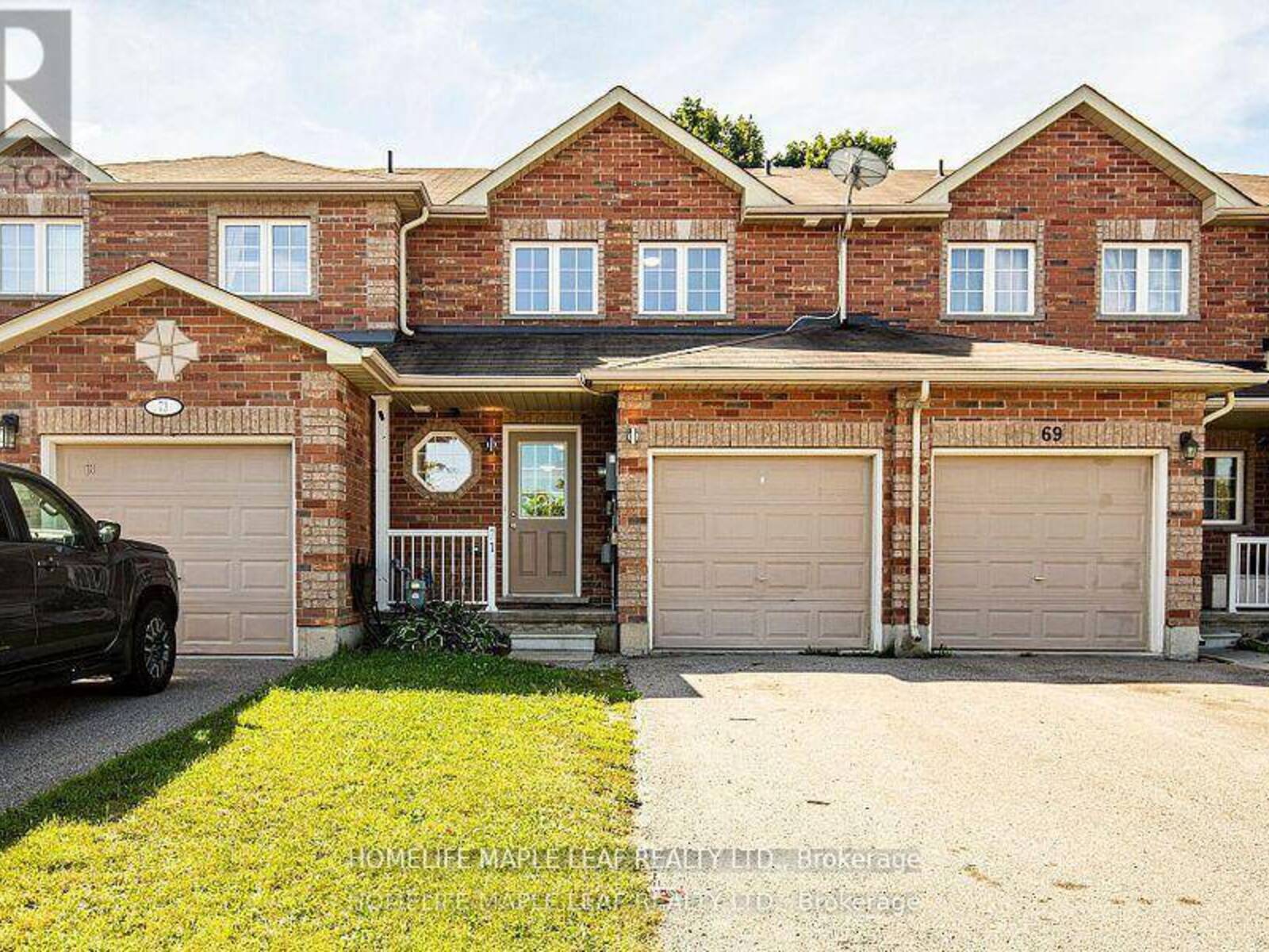 71 SYDENHAM WELLS, Barrie, Ontario L4M 6R5