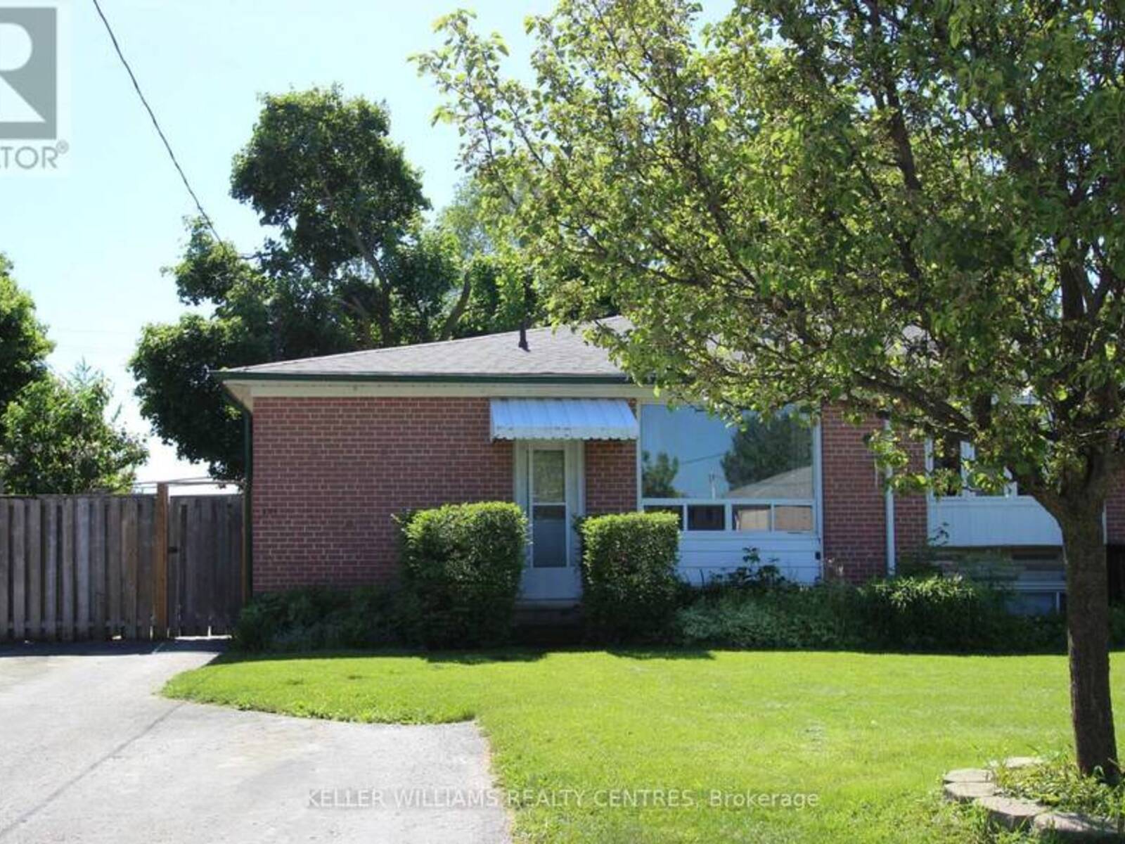 224 AXMINSTER DRIVE, Richmond Hill, Ontario L4C 2W1