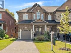 9 MICHAEL CUMMINGS COURT Uxbridge Ontario, L9P 0E6