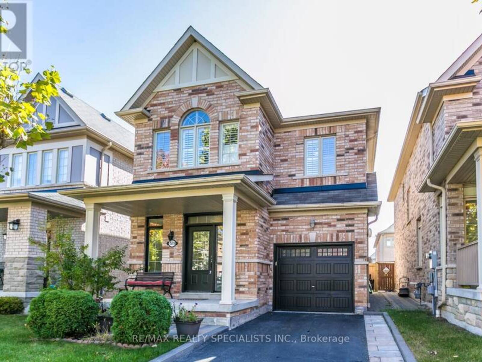 1579 EDGECROFT DRIVE, Pickering, Ontario L1X 0B6