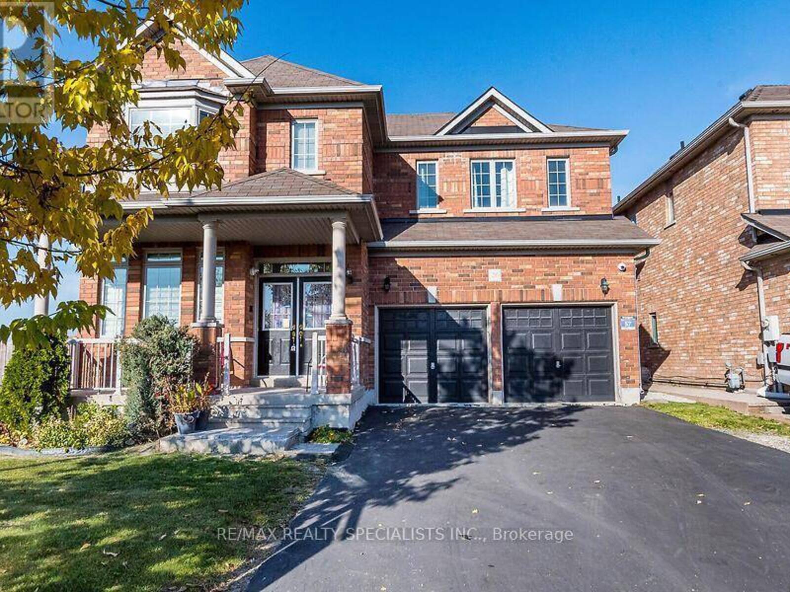 26 CLEARFIELD DRIVE, Brampton, Ontario L6P 3L5