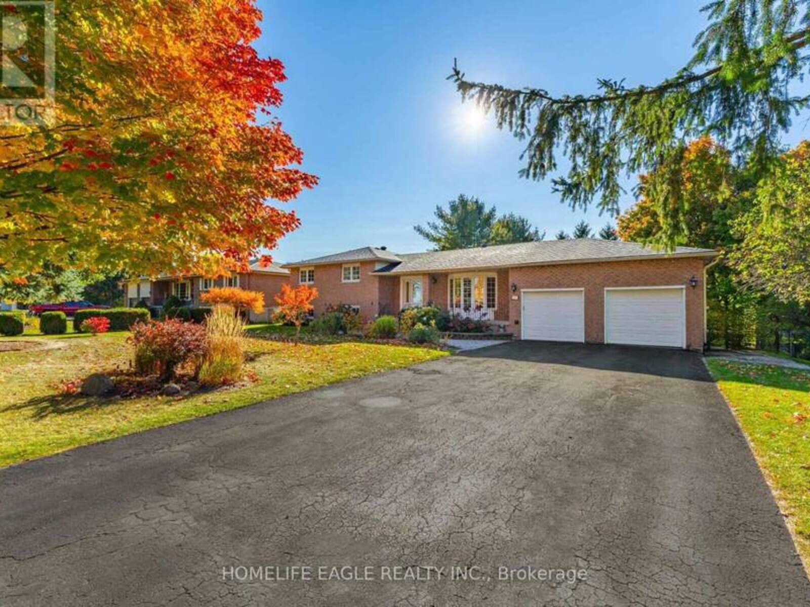 215 VALLEY VIEW DRIVE, Innisfil, Ontario L0L 1K0