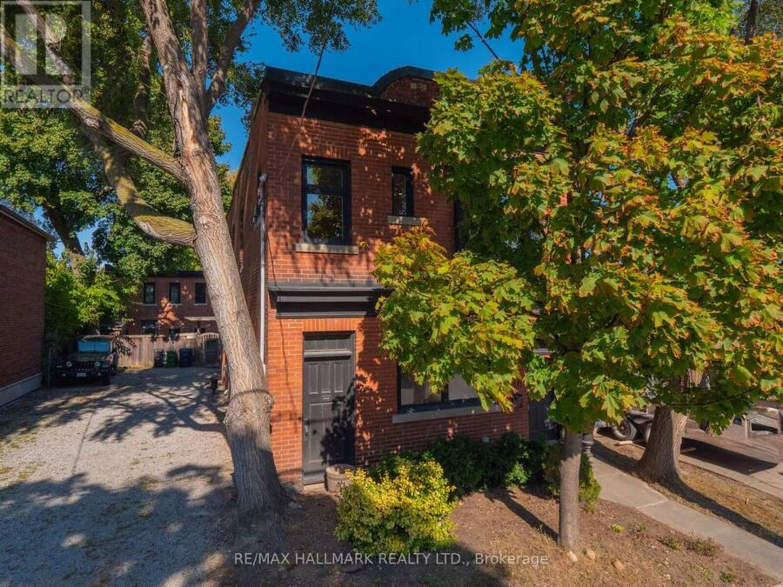 236 BROWNING AVENUE, Toronto, Ontario M4K 1X2