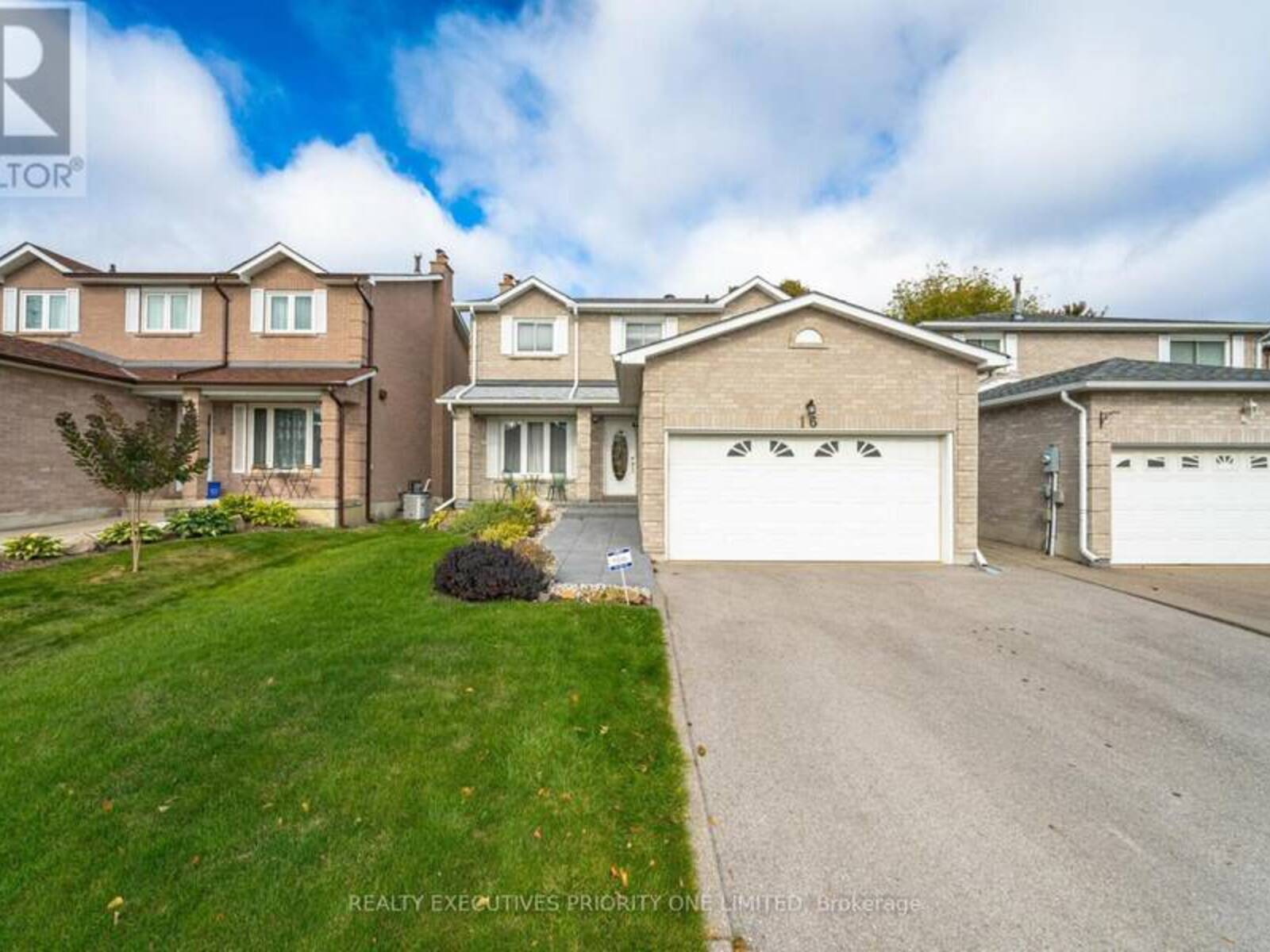 16 FOUNTAINBRIDGE DRIVE, Caledon, Ontario L7E 1P4