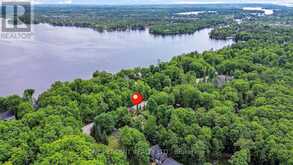 314 RIVERSIDE DRIVE | Kawartha Lakes Ontario | Slide Image Four