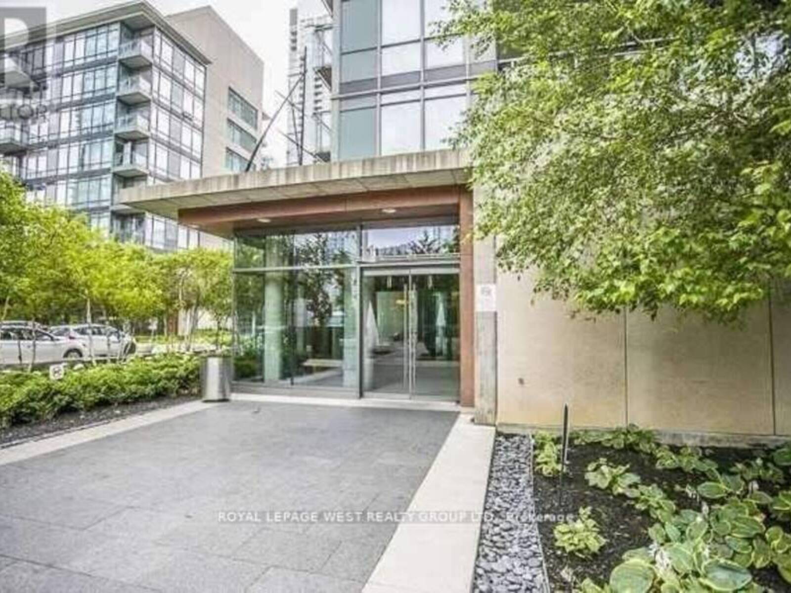 2010 - 11 BRUNEL COURT, Toronto, Ontario M5V 3Y3