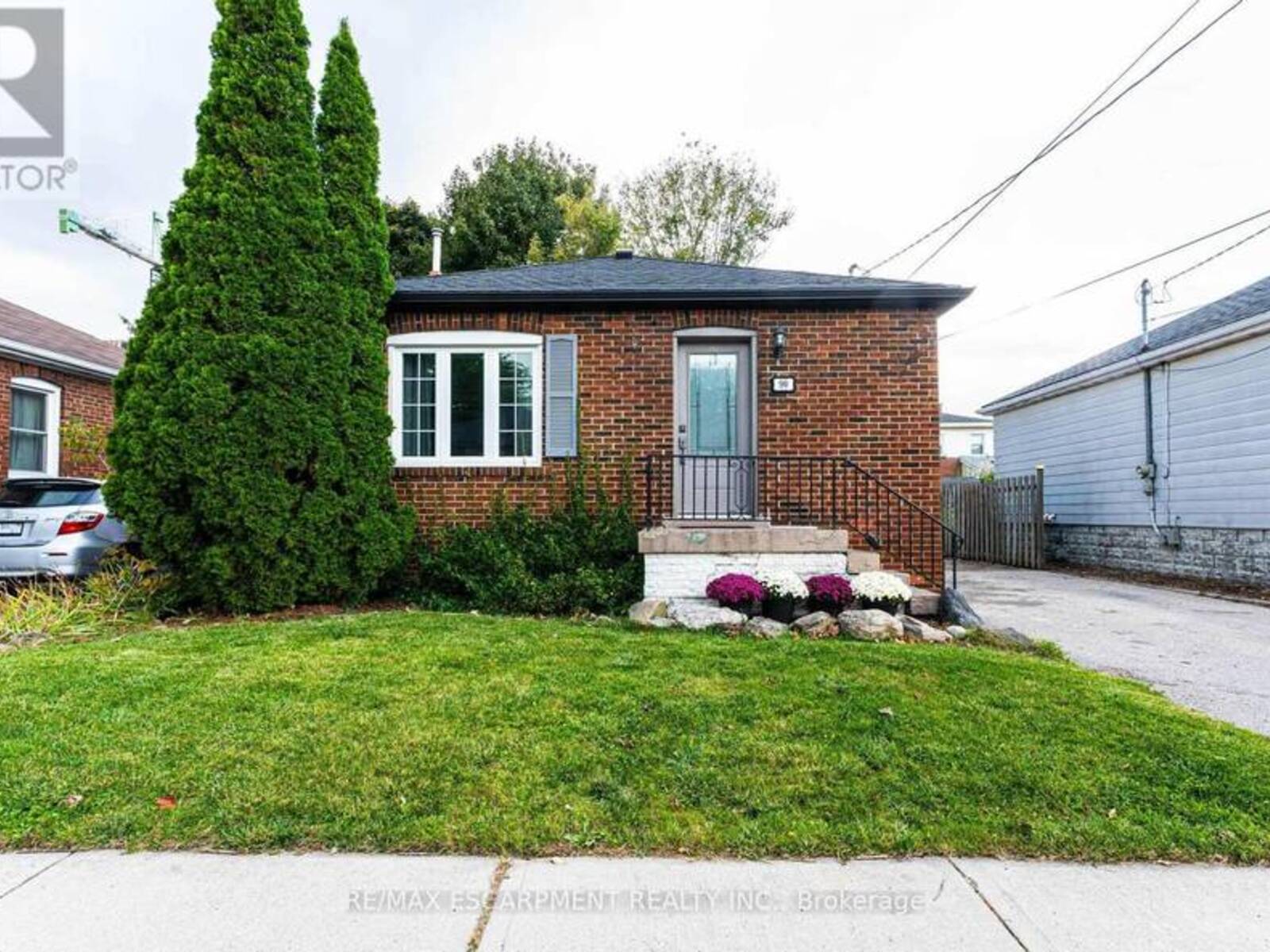 90 EAST 11TH STREET, Hamilton, Ontario L9A 3T4