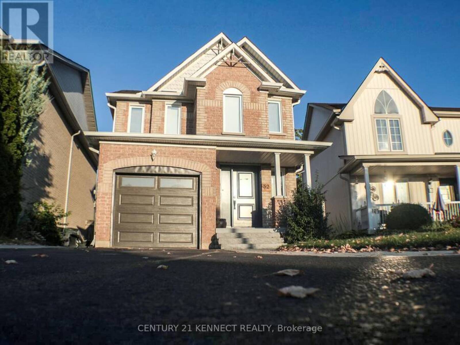 52 MARGARET GRAHAM CRESCENT, East Gwillimbury, Ontario L0G 1M0