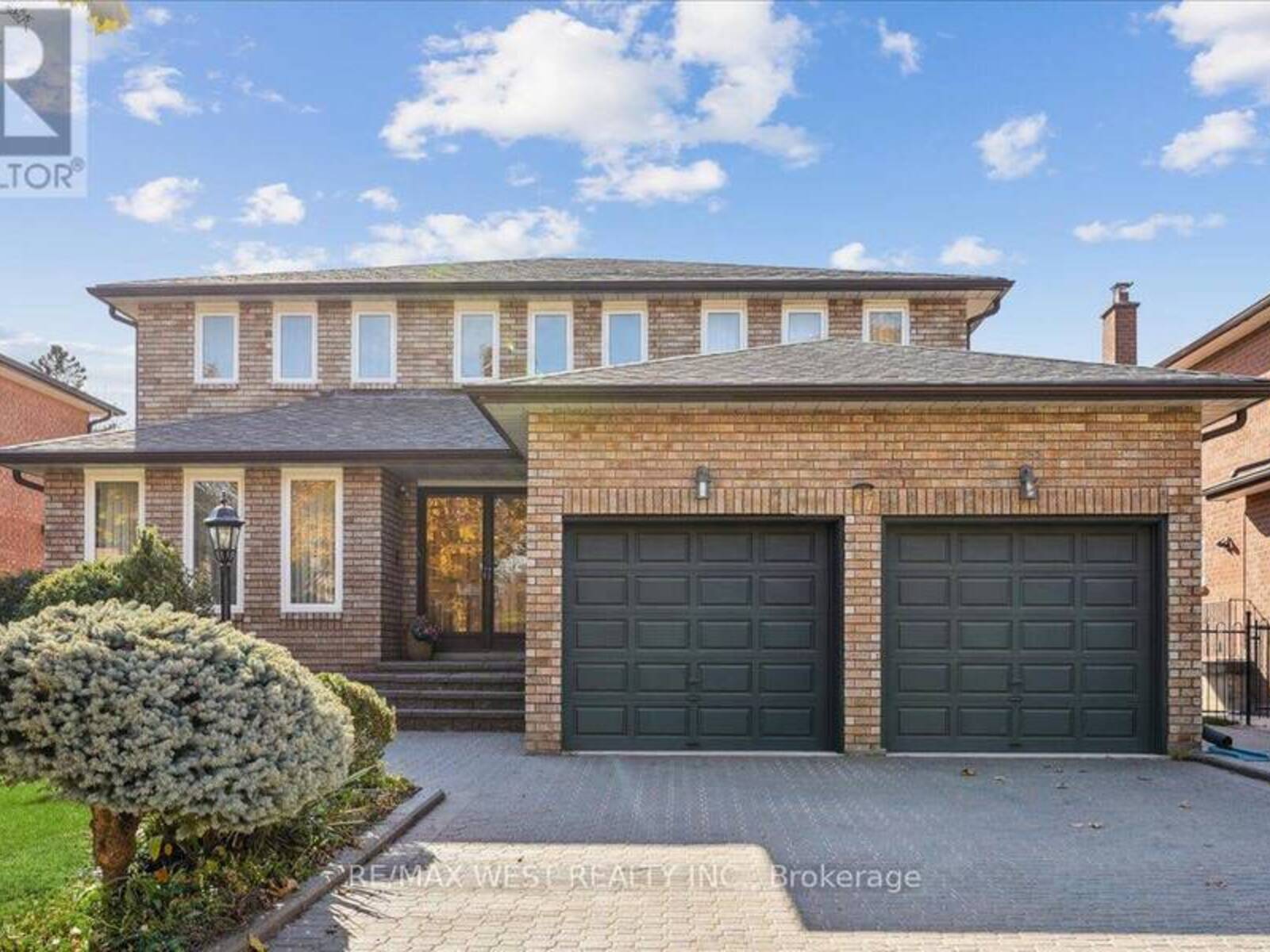 17 DOWLING CIRCLE, Markham, Ontario L3R 8R5