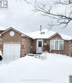 16 WADDINGTON CRESCENT | Barrie Ontario | Slide Image Two